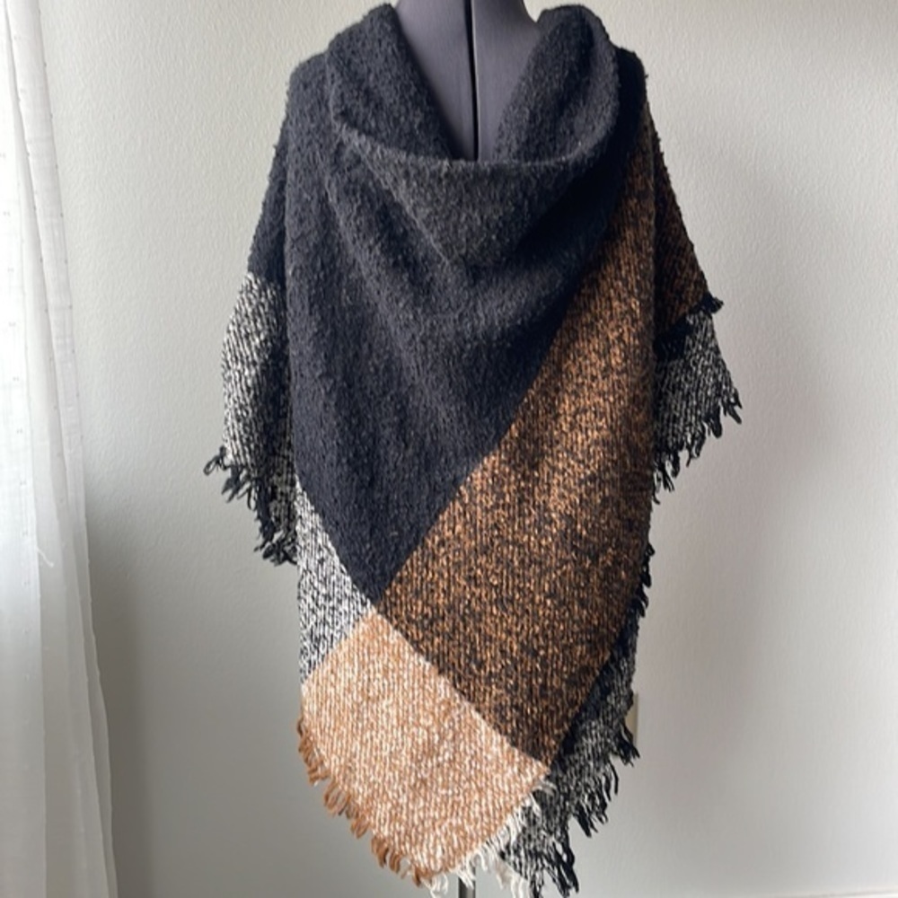 New Directions shawl wrap Border Boucle toggle wrap black brown softgirl - Picture 6 of 9